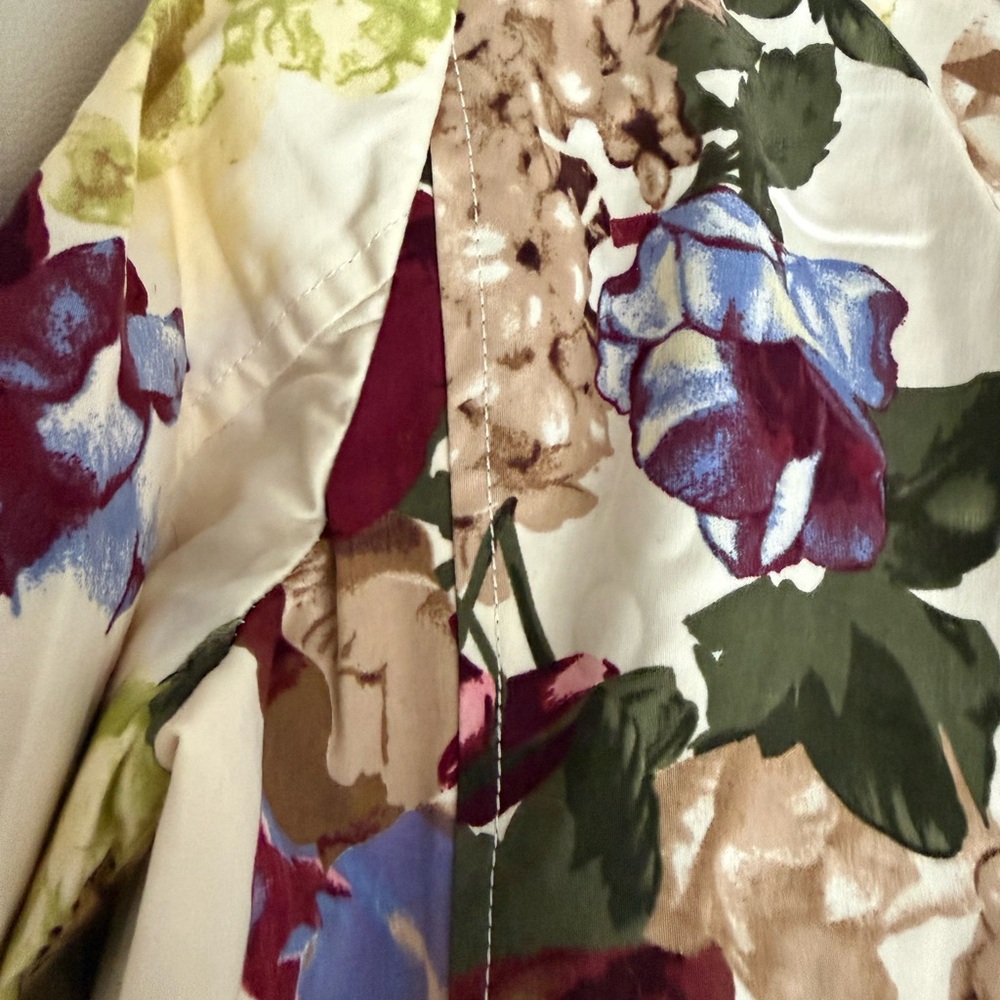 R.E.D Valentino Cream Floral Blazer with Berry and Purple Blooms - Picture 6 of 12